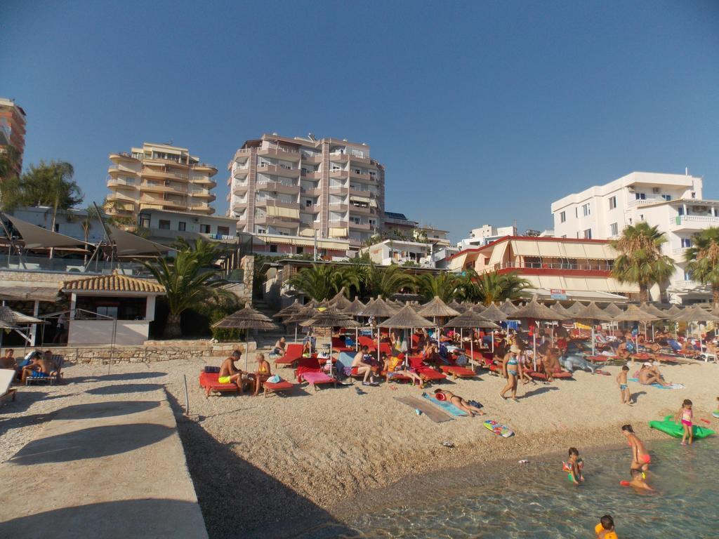 Detjon Beach Apartments Sarandë Esterno foto